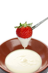 strawberry dipped in white chocolate fondue