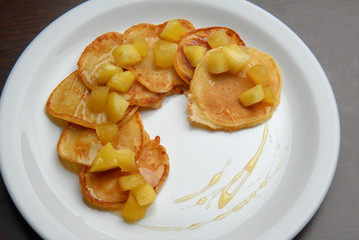 блины с джемом