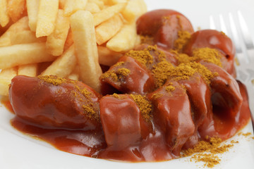 Currywurst mit Pommes frites