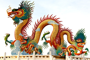 Fototapeta premium Dragon statue in Chinese style