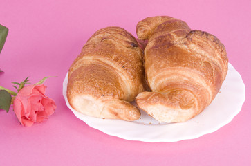 petit déjeuner fond rose
