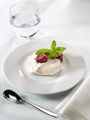 mousse à la cerise - mousse with cherries