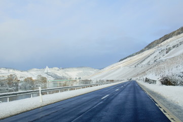 Schnee im Moseltal