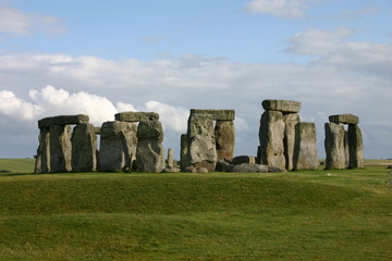 Naklejka premium stonehenge before cloudy sky III