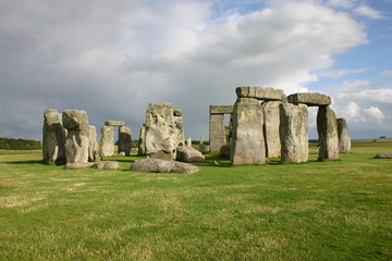 Naklejka premium Stonehenge before cloudy sky II