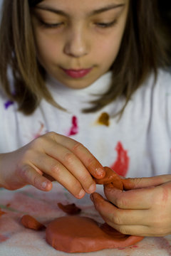 enfant modelage