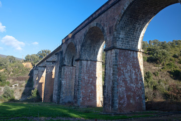 Fototapeta na wymiar Albano most kolejowy na Golo na Korsyce