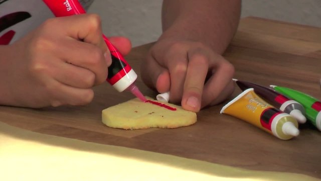 kids baking christmas cookies