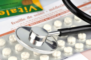 Médicament et stéthoscope