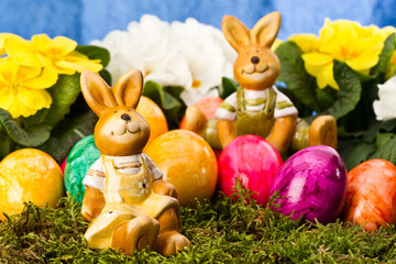 ostereier mit hasen und blumen