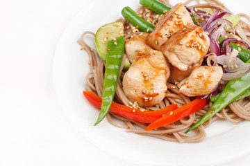 chicken with noodles and vegetables