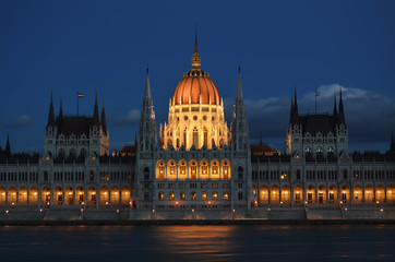 Obraz na płótnie Canvas Budapest parliament building