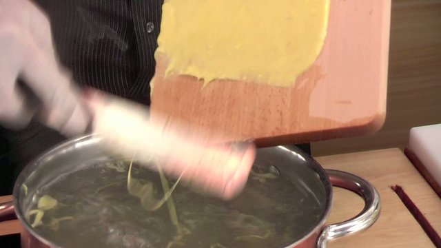 cooking spaetzle