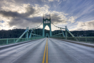 Fototapeta na wymiar Dziurawca Bridge w Portland w stanie Oregon, USA.