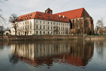 Fototapeta na wymiar Wyspa Piaskowa we Wrocławiu