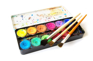 Watercolors and brushes