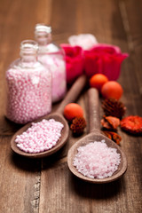 Obraz na płótnie Canvas Pink bath salt for aromatherapy