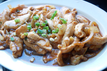 close up of ingredient black pepper chicken