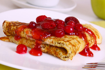 pfannkuchen mit marmelade