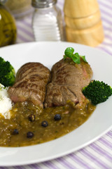 Rinderroulade mit Reis,Brokkoli,Wacholderbeeren