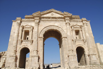 Fototapeta na wymiar Hadrian's Arch in Jerash