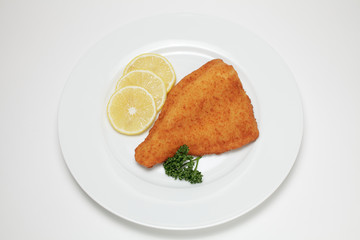 Gebackenes Schollenfilet mit Zitronenscheiben