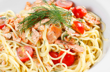 Spaghetti mit Lachs