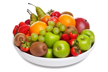 Crédence de cuisine en verre imprimé Fruits Bowl of fresh fruit isolated on white