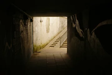 Cercles muraux Tunnel Weg ins Licht