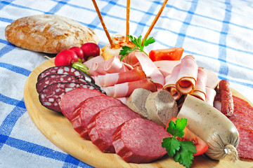 Wurstplatte mit Vinschgerl