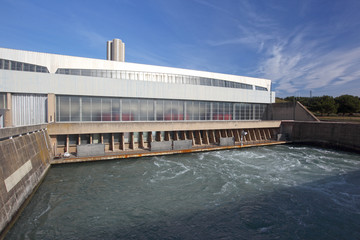 Hydroelectric facility