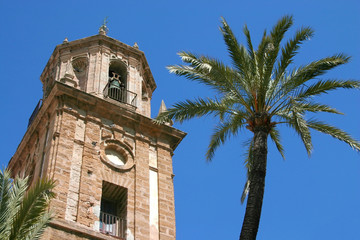 Fototapeta na wymiar Barokowa dzwonnica kościół Santiago, Cadiz, Hiszpania