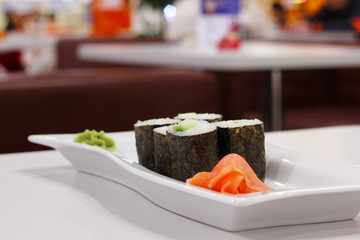 sush in cafe