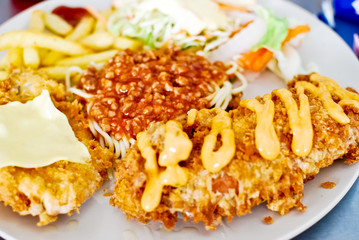 deep fry steak with spaghetti