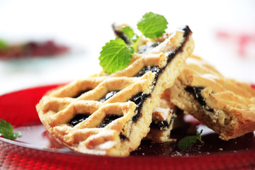 Lattice topped cake