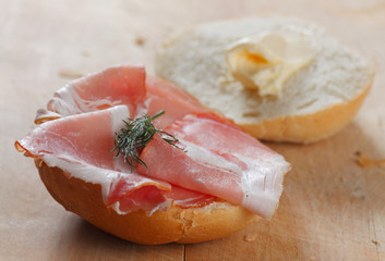 Brötchen mit Schinken