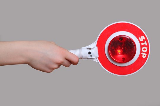 Polizeikelle mit Hand - Rot - Stop