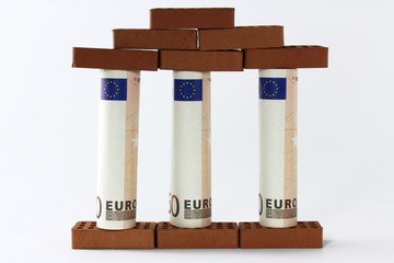 backsteine mit euroschein