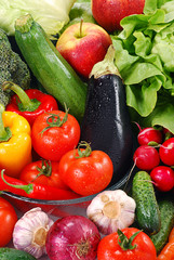 Composition with variety of raw vegetables