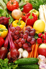 Composition with raw vegetables