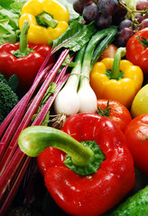 Composition with raw vegetables