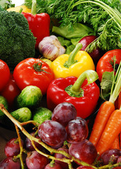 Composition with raw vegetables