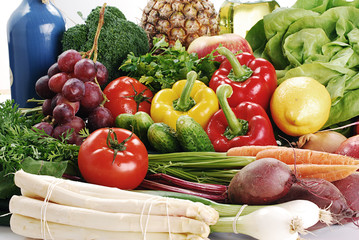 Composition with raw vegetables