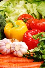 Composition with raw vegetables