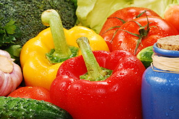 Composition with raw vegetables