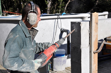 construction d'un mur perforateur burineur