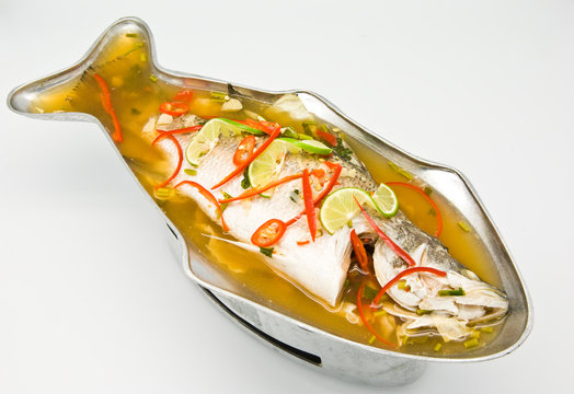 Steamed snapper fish with lemon