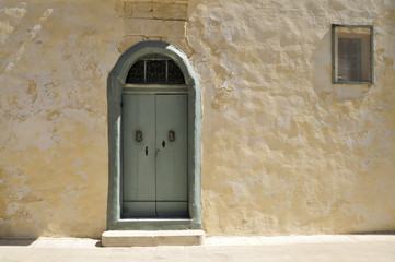Fototapeta na wymiar Maltańskie drzwi
