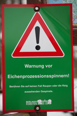 Warnschild - Eichenprozessionsspinner