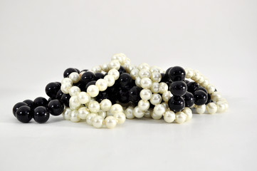 schwarz-weiße perlen part 2